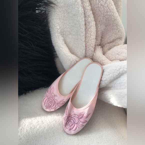 Ladies Slippers • Size: 7-8 • Poland - Picture 3 of 7